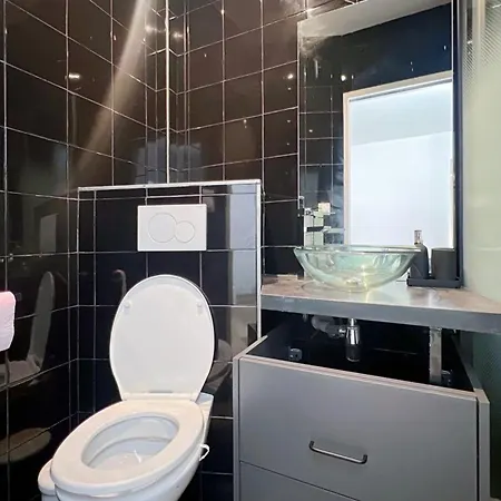Apartment Charming 35 M In 16th District *